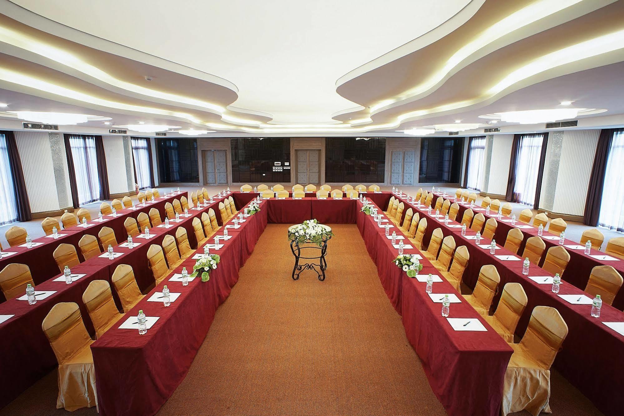 Muong Thanh Holiday Muine Hotel Mui Ne Exterior photo