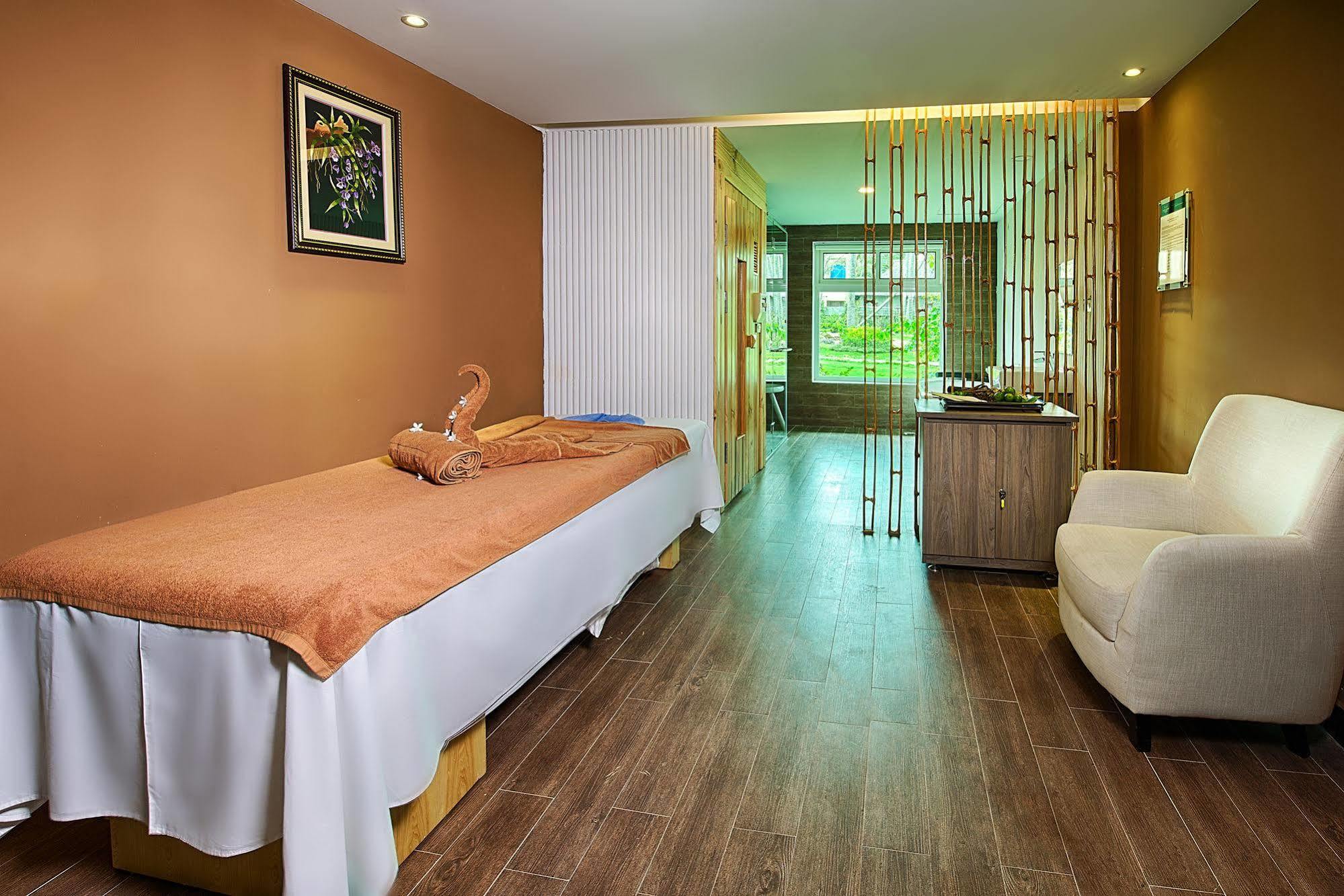 Muong Thanh Holiday Muine Hotel Mui Ne Exterior photo